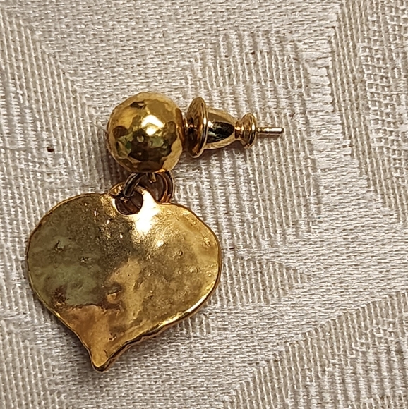 HERVÉ VAN DER STRAETEN SIGNED HAMMERED GOLD PLATED HEART DROP EARRINGS RARE PIER - Picture 7 of 15